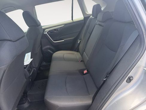 Used 2022 Toyota RAV4 LE FWD image 13