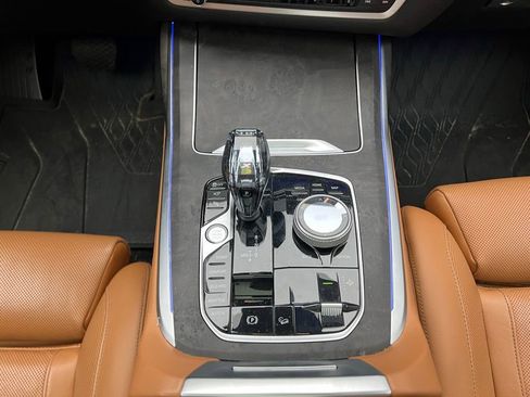 Used 2022 BMW X7 xDrive40i w/ Executive Package AWD/4WD image 12