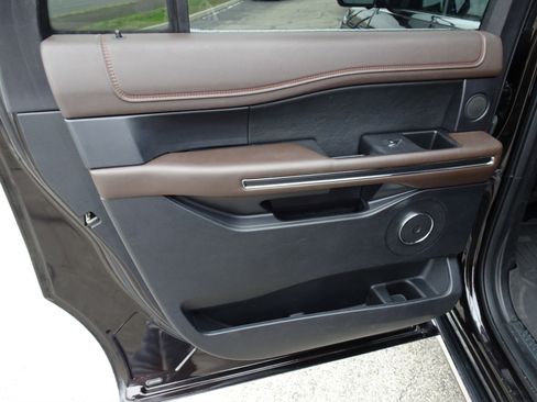 Used 2021 Ford Expedition Max King Ranch image 18