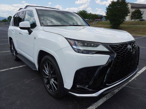 Used 2023 Lexus LX 600 F Sport w/ Accessory Package (Z1) AWD/4WD image 22