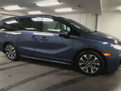 Used 2025 Honda Odyssey Elite image 2