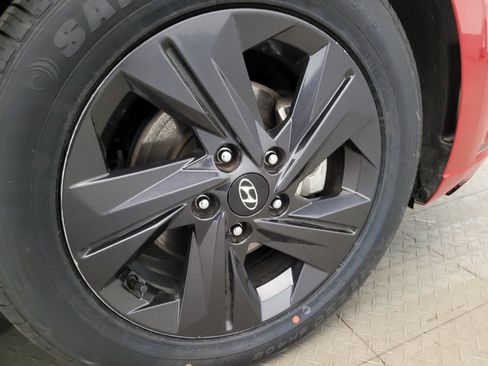 Used 2023 Hyundai Elantra SEL FWD image 31