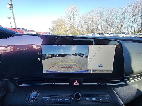 Used 2025 Hyundai Elantra SEL w/ Cargo Package image 22