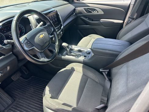 Used 2023 Chevrolet Traverse LT FWD image 14