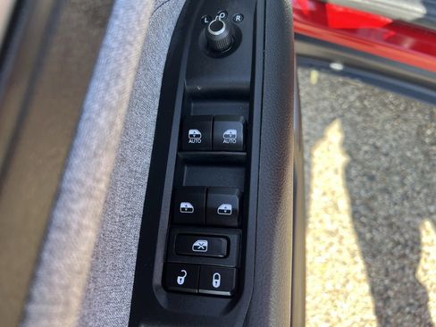 Used 2025 Jeep Compass Sport image 24