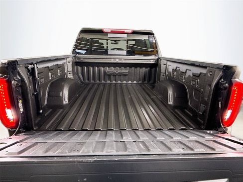 Used 2022 GMC Sierra 1500 SLT w/ SLT Premium Package AWD/4WD image 17