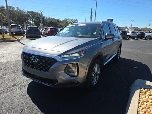 Used 2019 Hyundai Santa Fe SEL image 2