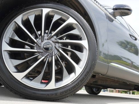 Used 2023 Lincoln Aviator Reserve w/ Equipment Group 201A AWD/4WD image 11