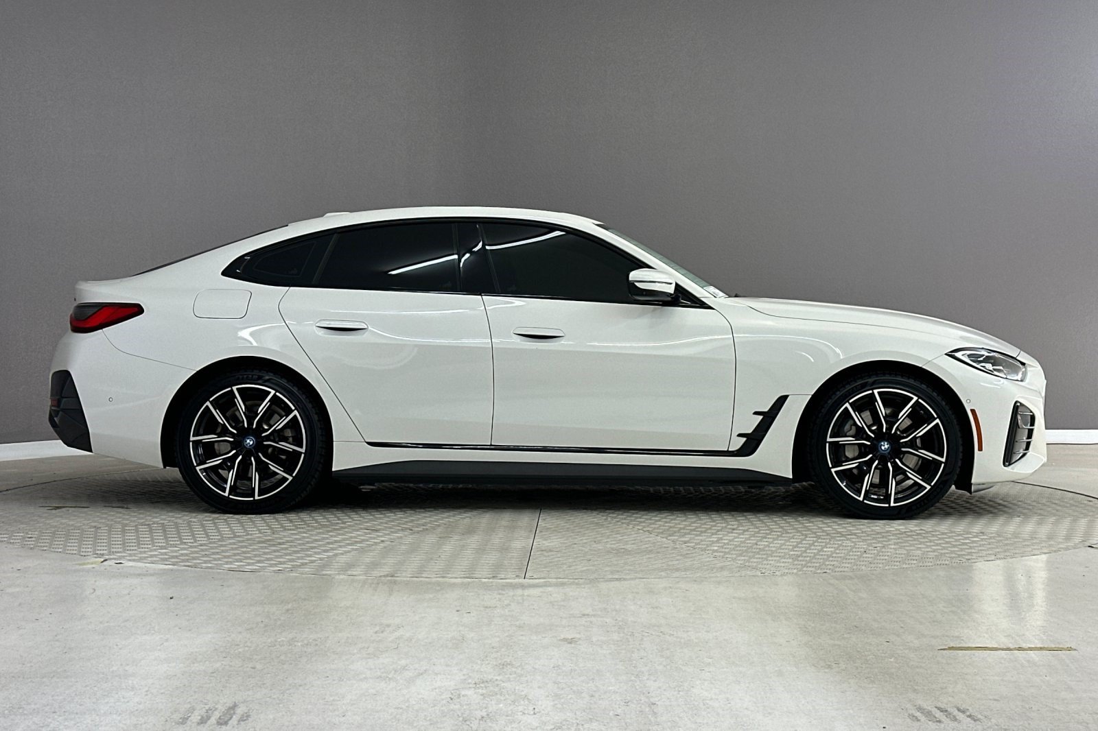 Used 2023 BMW i4 eDrive40 w/ M Sport Package RWD image 7