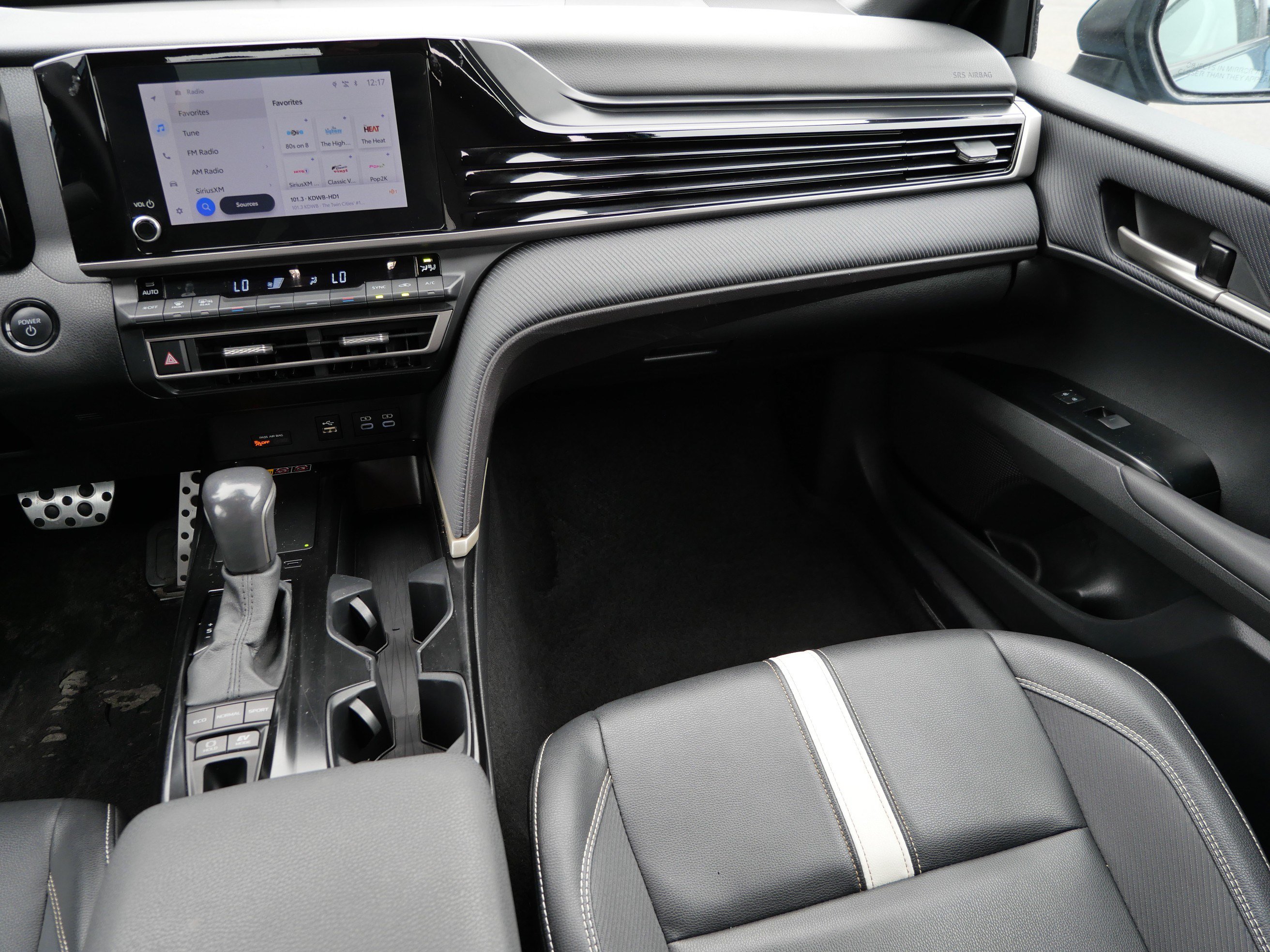 Certified 2025 Toyota Camry SE FWD image 11