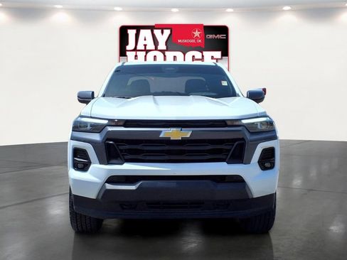 Used 2024 Chevrolet Colorado LT w/ LT Convenience Package III AWD/4WD image 2