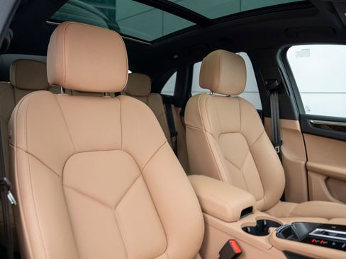 New 2026 Porsche Macan image 28