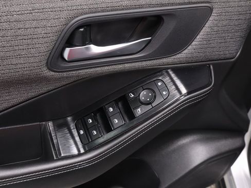 Certified 2023 Nissan Rogue SV image 25