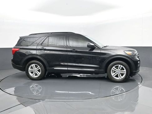 Used 2023 Ford Explorer XLT w/ Equipment Group 202A image 4