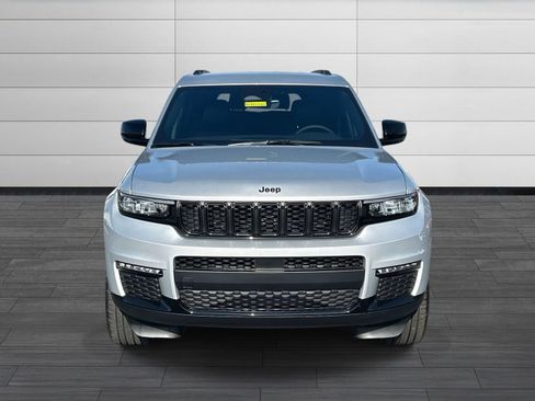 New 2025 Jeep Grand Cherokee L Limited w/ Black Appearance Package AWD/4WD image 9