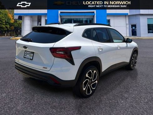 Used 2024 Chevrolet Trax RS FWD image 5