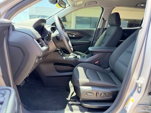 Used 2023 GMC Terrain SLE w/ Driver Convenience Package FWD image 8