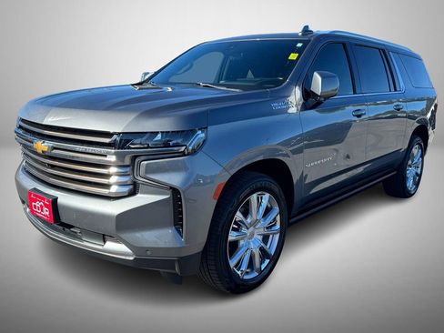 Used 2021 Chevrolet Suburban High Country w/ Premium Package RWD image 2