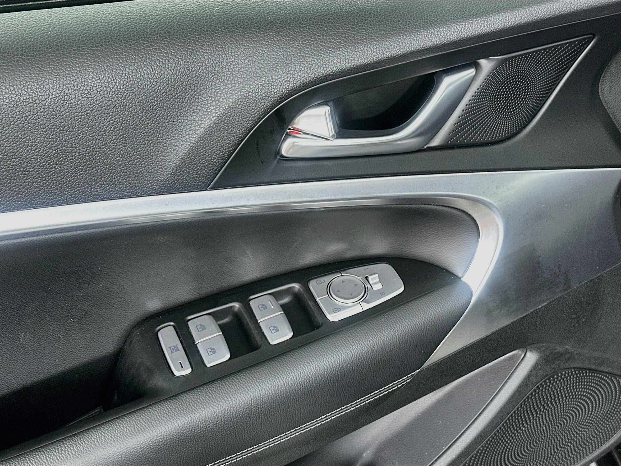 Used 2026 Genesis G70 2.5T RWD image 15