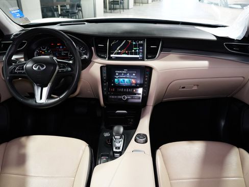 Used 2022 INFINITI QX50 Sensory image 10