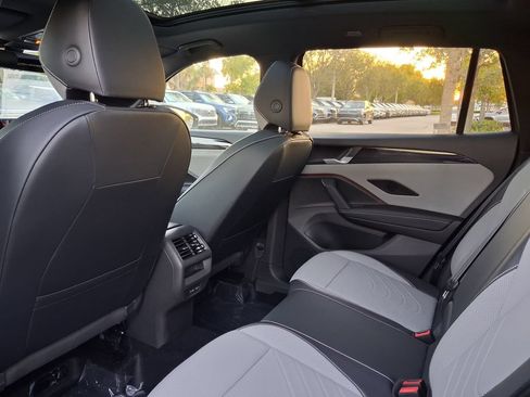 New 2026 Volkswagen Tiguan SE R-Line FWD image 5