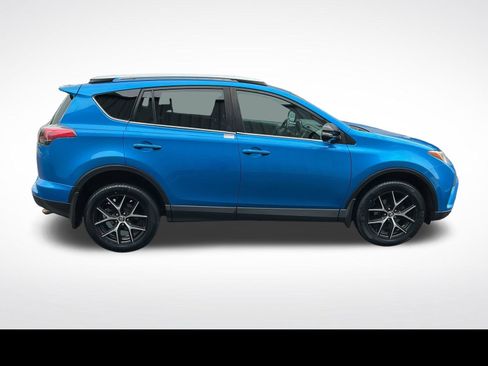 Used 2018 Toyota RAV4 SE w/ Power Extra Value Package AWD/4WD image 6