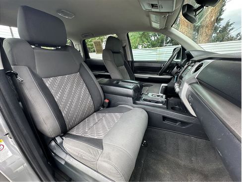 Used 2018 Toyota Tundra SR5 w/ SR5 Upgrade Package AWD/4WD image 4