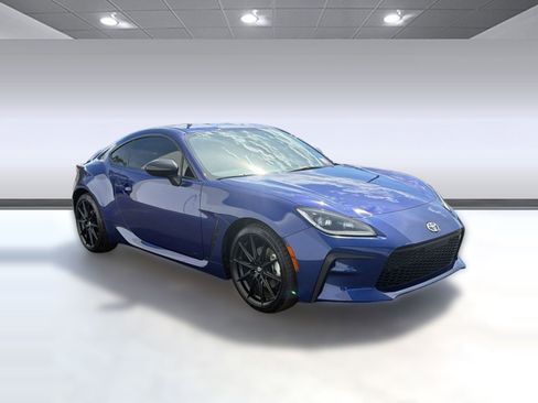Used 2025 Toyota GR86 Premium RWD image 7