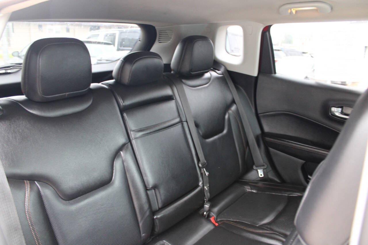 Used 2018 Jeep Compass Limited w/ Navigation Group AWD/4WD image 11