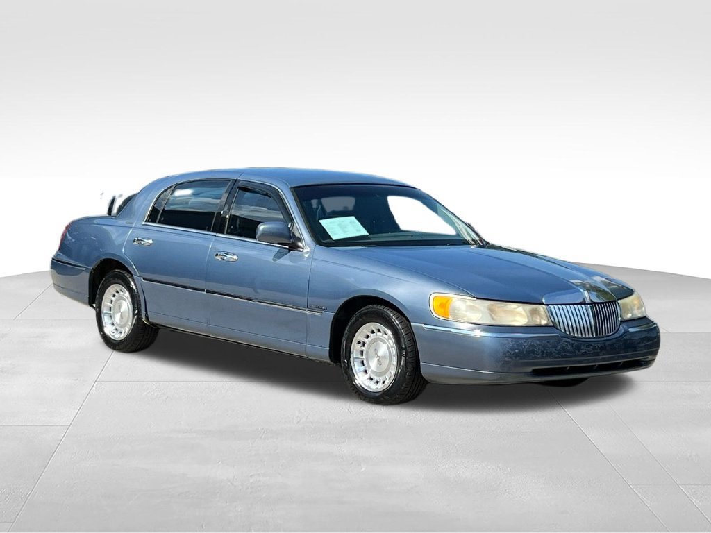 Used 1999 Lincoln Town Car Executive RWD image 3