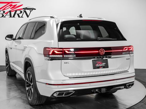 Used 2024 Volkswagen Atlas SEL Premium R-Line image 12