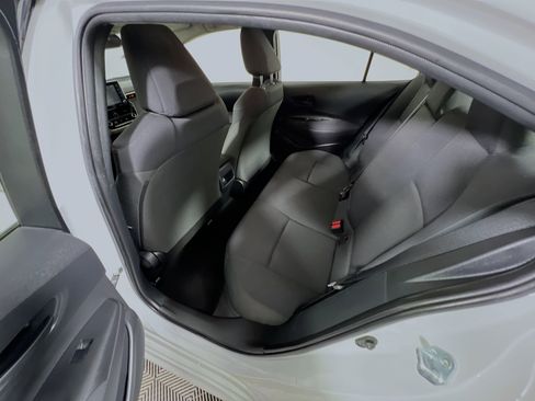 Used 2022 Toyota Corolla LE image 29