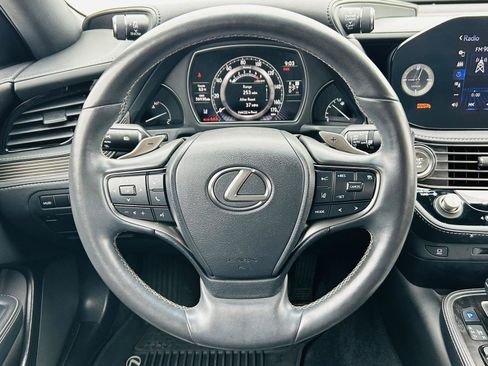 Used 2022 Lexus LS 500 AWD w/ Accessory Package (Z1) image 18