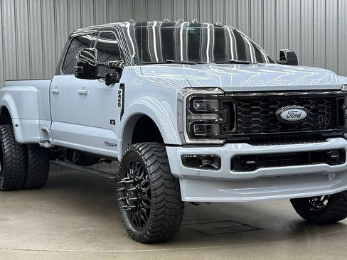 Used 2026 Ford F450 Platinum w/ FX4 Off-Road Package AWD/4WD image 7