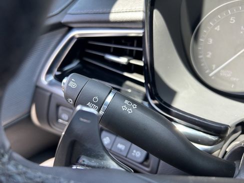 Used 2024 Cadillac XT6 Sport w/ Technology Package image 58