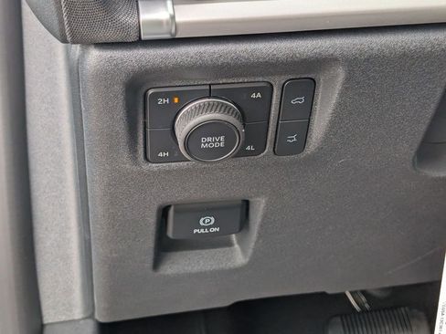 New 2026 Ford Expedition Active image 40