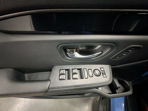 Used 2025 Honda Pilot TrailSport image 23
