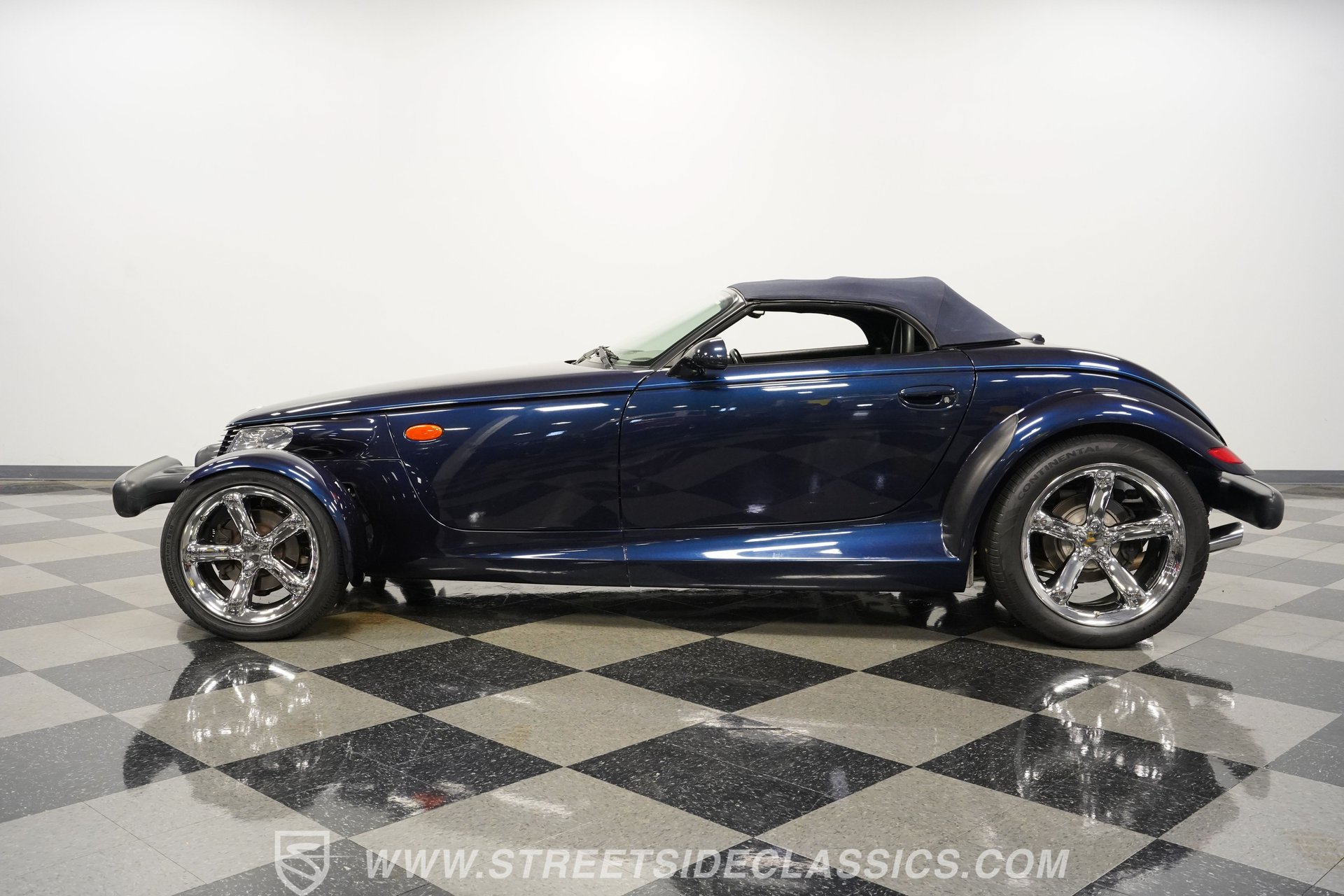 Used 2001 Chrysler Prowler RWD image 2