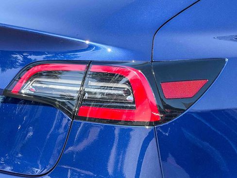 Used 2018 Tesla Model 3 Long Range image 8