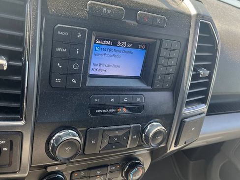 Used 2018 Ford F150 XLT w/ Equipment Group 301A Mid RWD image 4