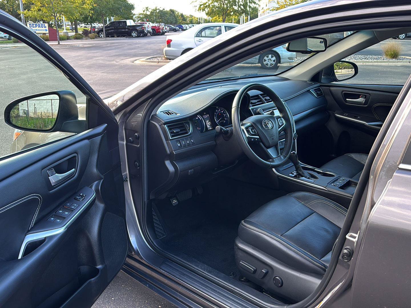 Used 2017 Toyota Camry XLE w/ Moonroof Package FWD image 2