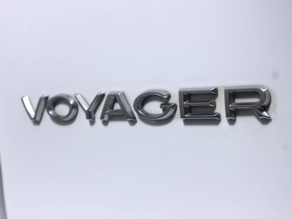 Used 2021 Chrysler Voyager LX w/ Cold Weather Group FWD image 34