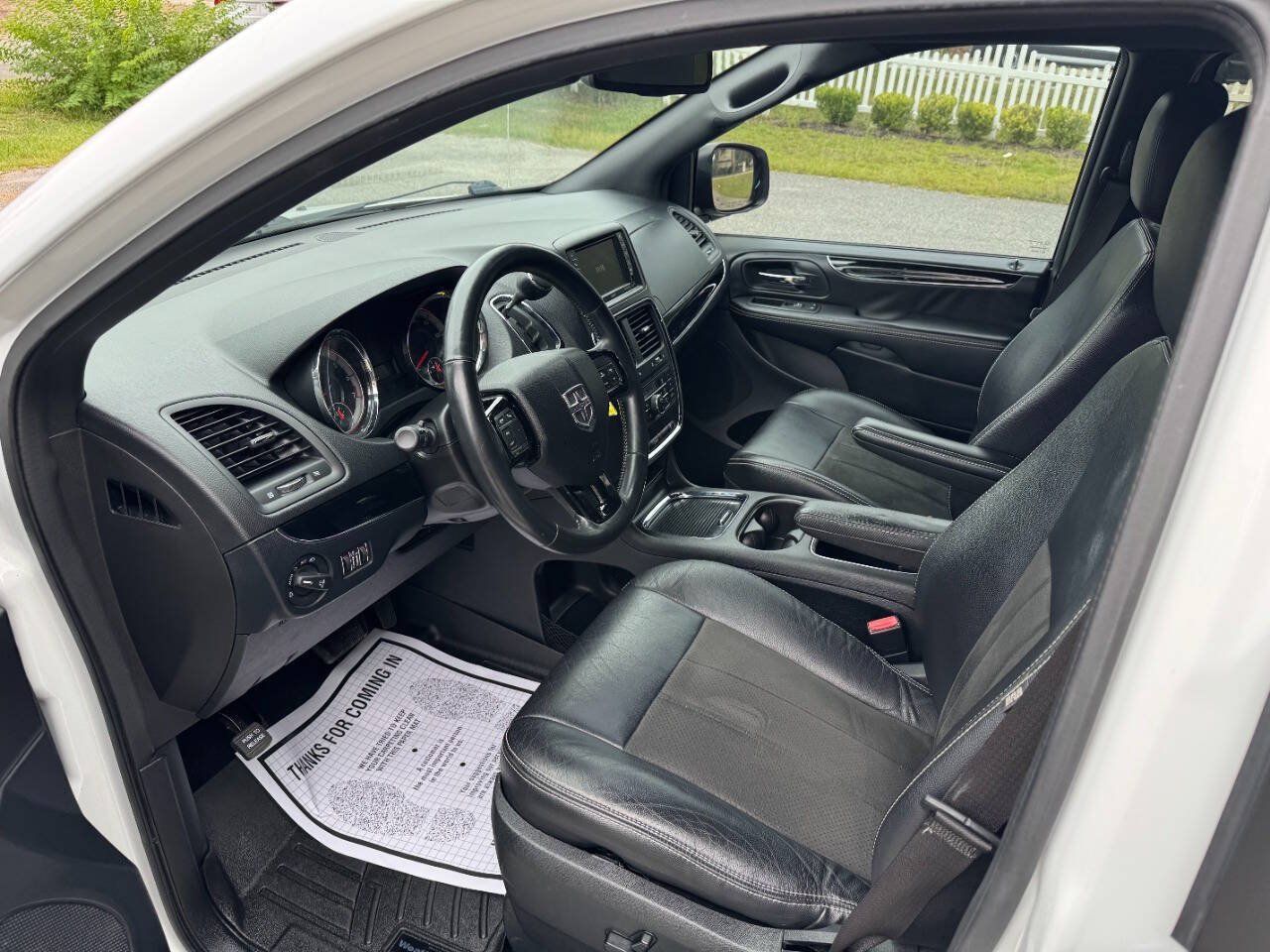 Used 2019 Dodge Grand Caravan SXT w/ Driver Convenience Group FWD image 9