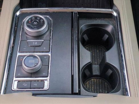 Used 2022 Ford Expedition XLT image 12