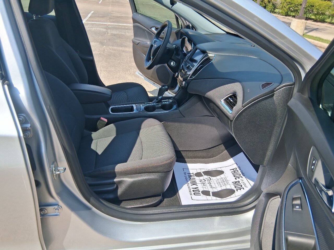 Used 2019 Chevrolet Cruze LS w/ LS Convenience Package FWD image 12