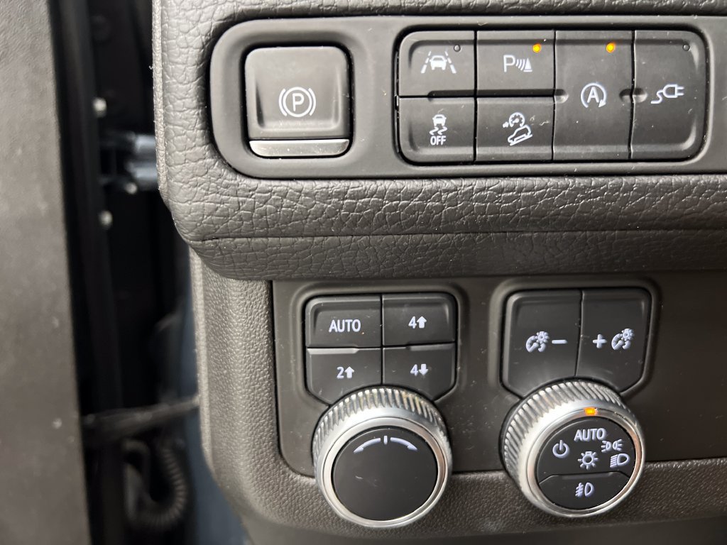 Used 2021 GMC Yukon XL Denali AWD/4WD image 52