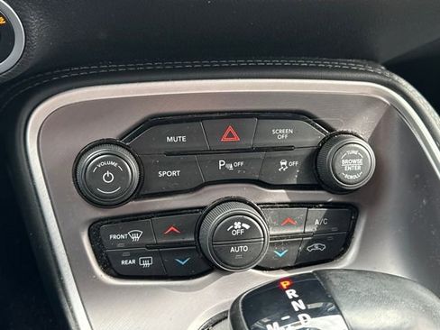 Used 2022 Dodge Challenger GT image 29