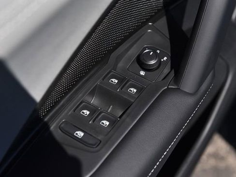 New 2026 Volkswagen Tiguan SE AWD/4WD image 8