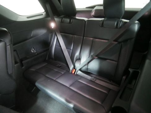 Used 2020 Ford Explorer XLT w/ Equipment Group 202A AWD/4WD image 19