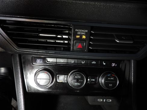 Used 2024 Volkswagen Jetta SE FWD image 14